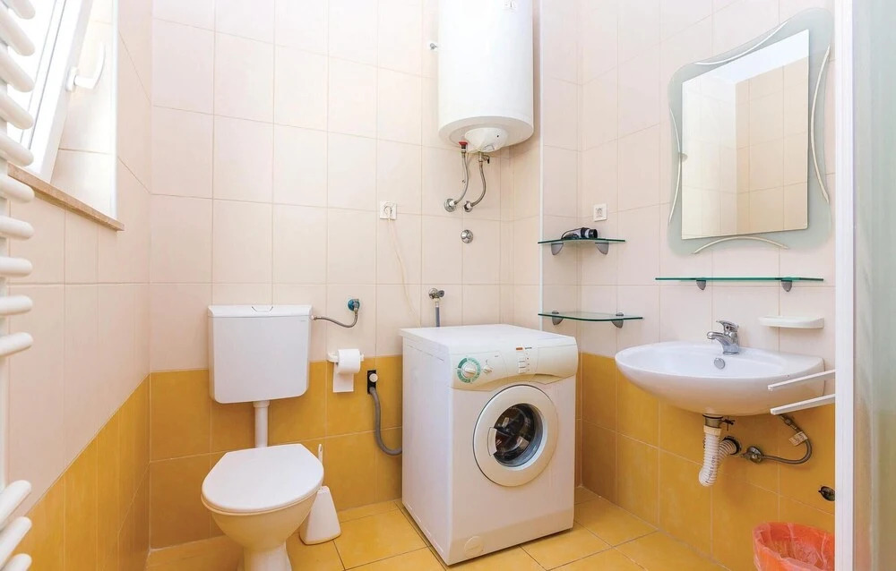Awesome Home in Jadranovo With Wifi and 2 Bedrooms