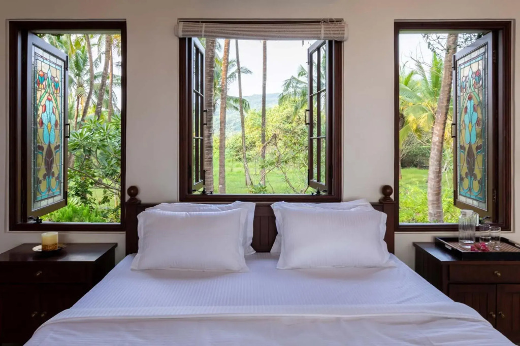 Casa Del Mer by StayVista - Nearby beach with, sea-view rooms & coconut farm
