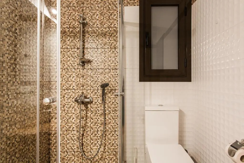 Nicholas Point Apartments and Rooms