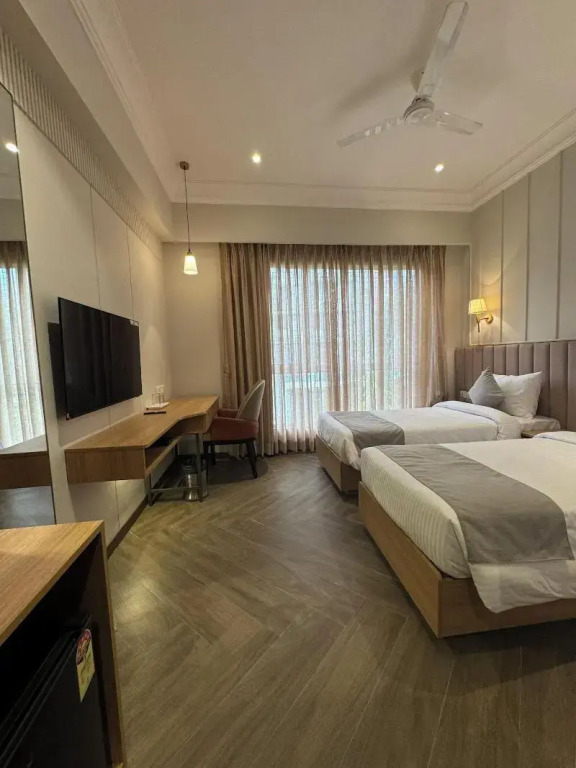 Hotel Mumbai House Mindspace Malad