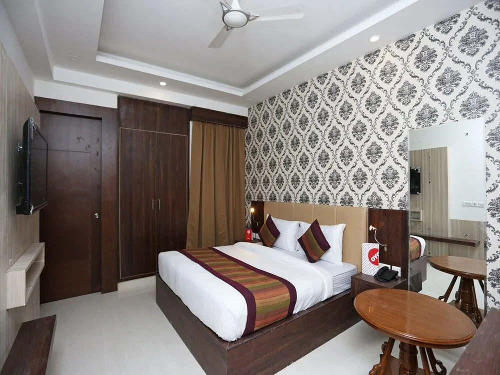 OYO 14481 Almati Inn