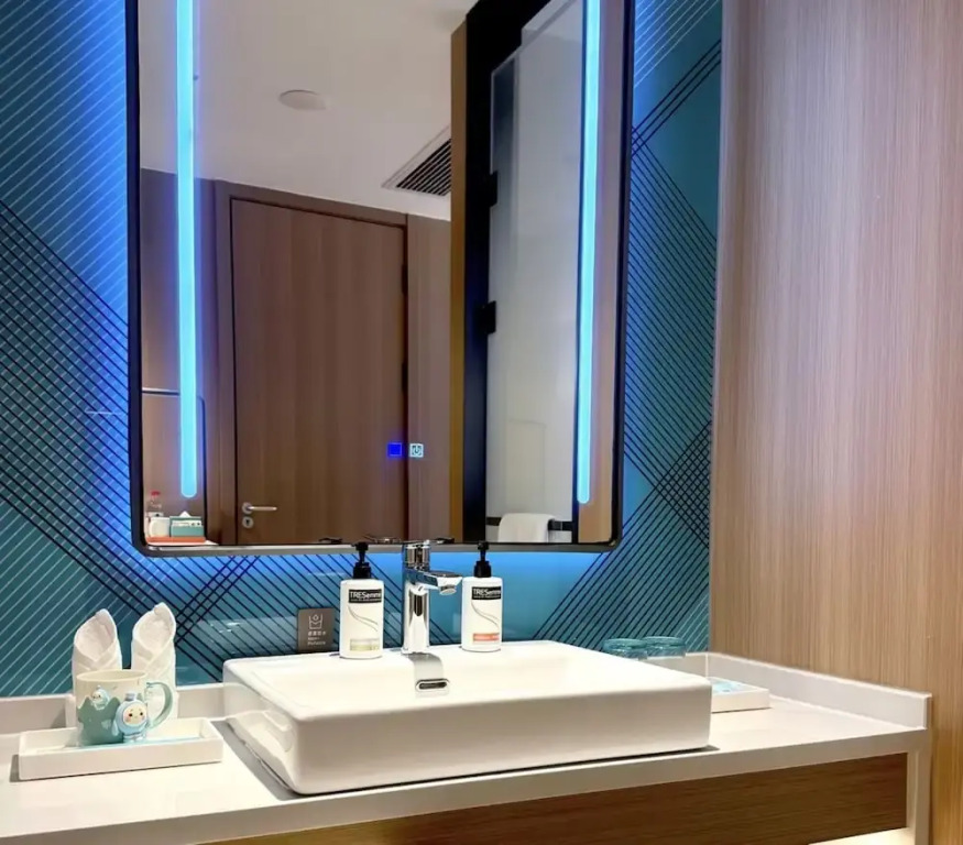 Holiday Inn Express Haikou World Trade Center by IHG