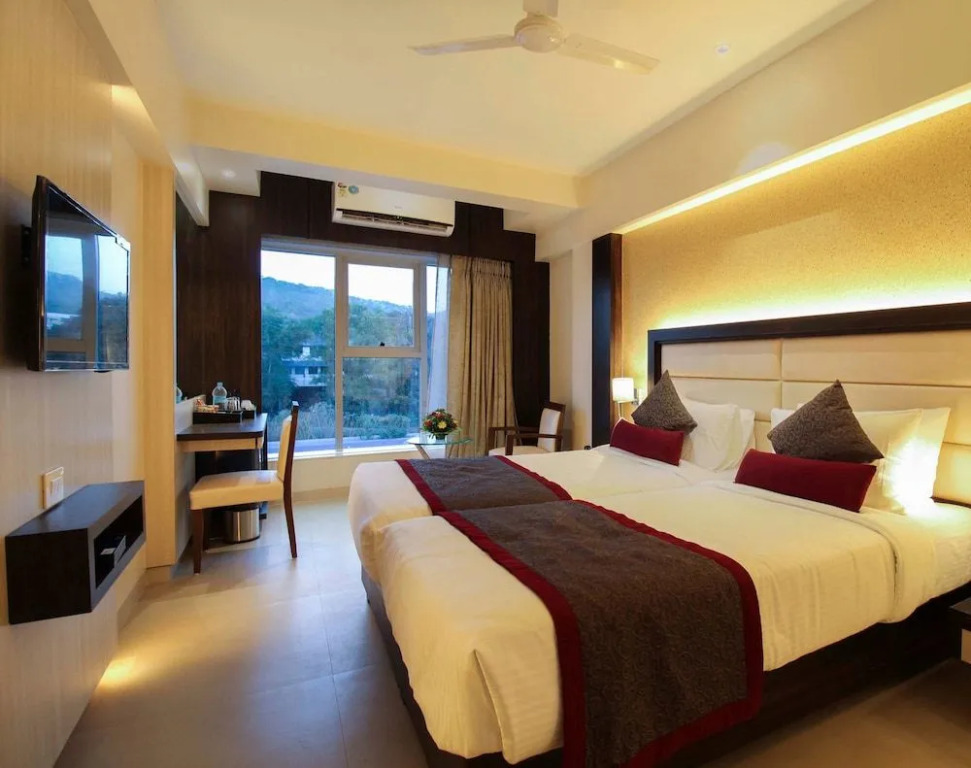 Vista Vashi Inn