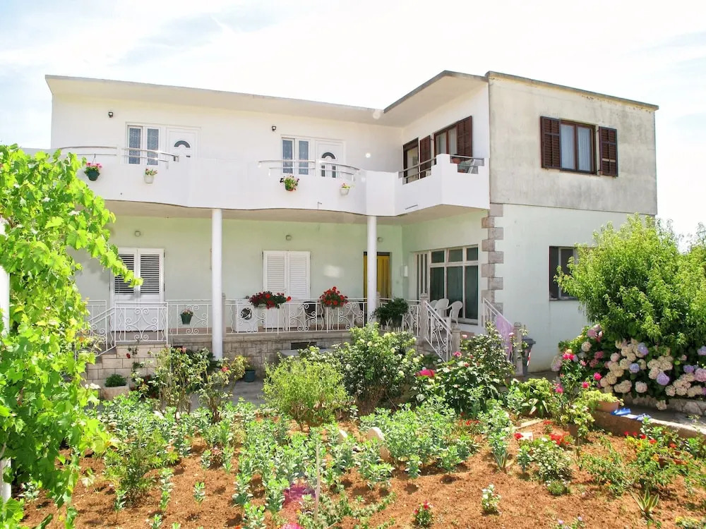 A3 - Modern apt With Balcony, sea View & Parking
