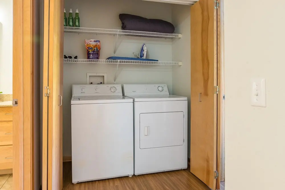 North Loop 1 BR Apt by Frontdesk