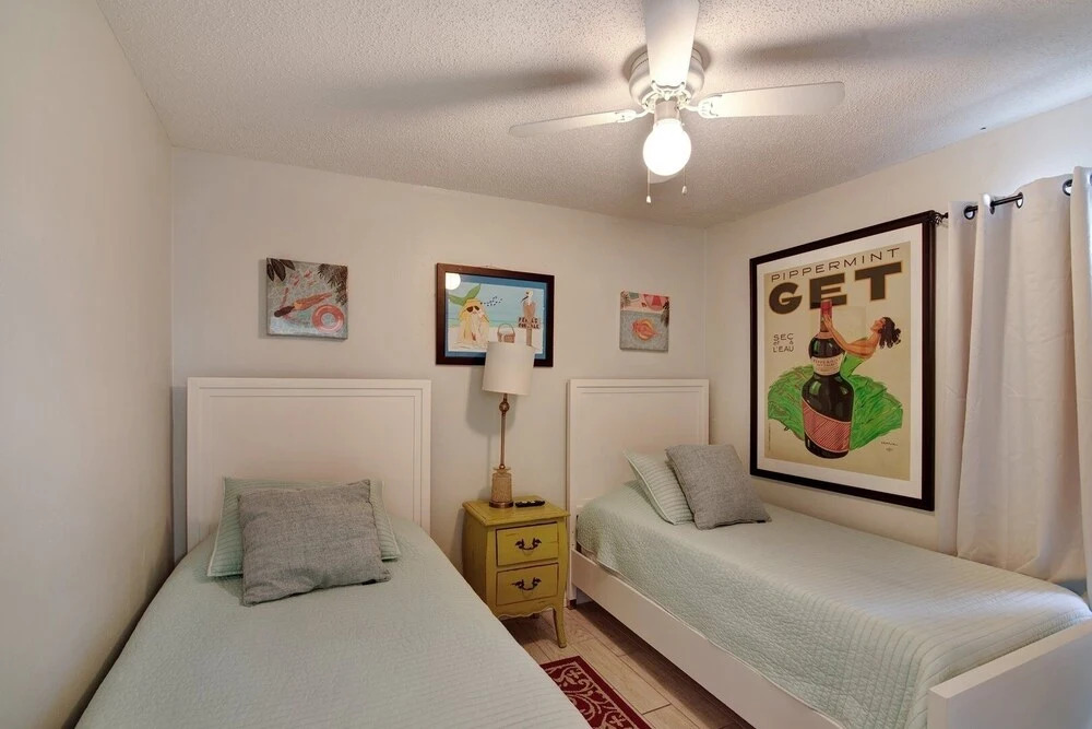 Pelican Beach 1518 2 Bedroom Condo by Pelican Beach Management