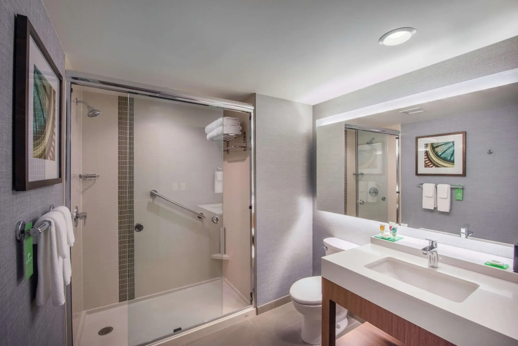 Hyatt Place Cleveland / Westlake / Crocker Park
