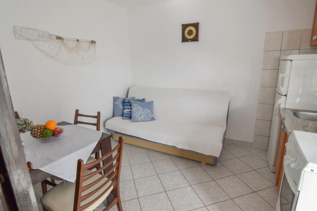 Apartment Pocrnja