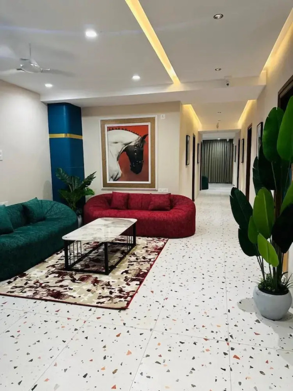 PubliQ Luxury Stays KPHB