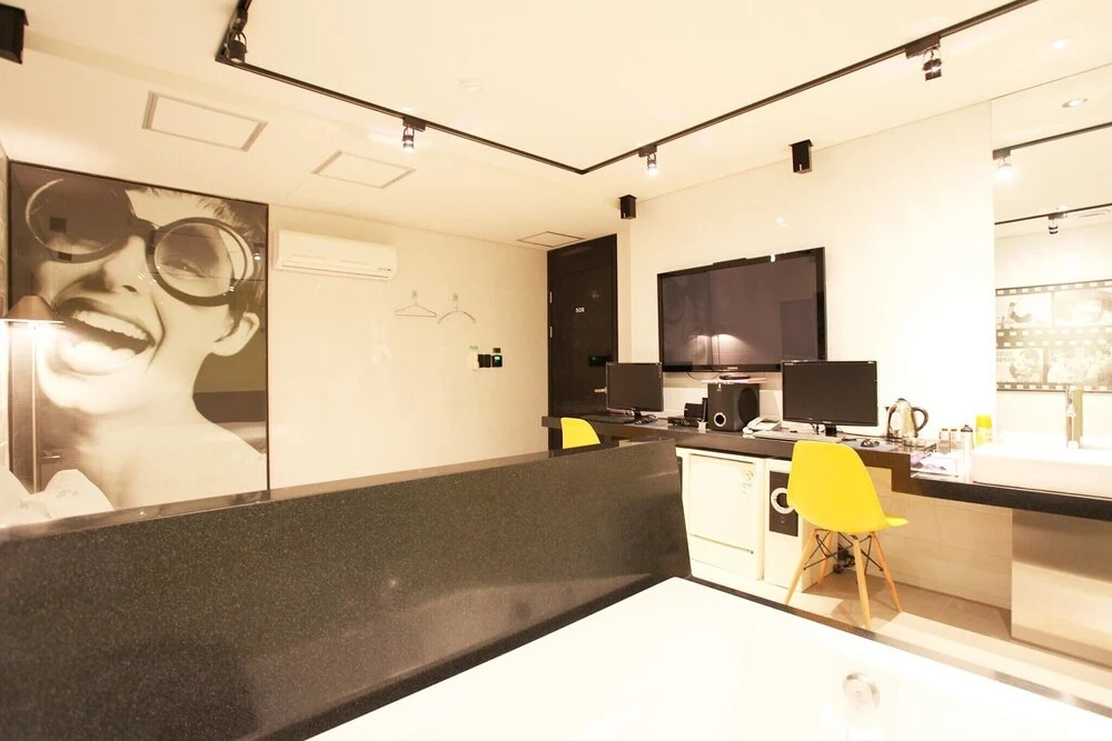 Hotel Pop Guri