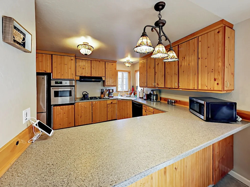3575 April Dr Home 3 Bedrooms 2.5 Bathrooms Home