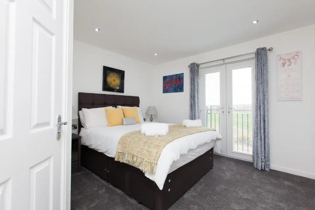 Super Prime Duloch - Dunfermline - 2 Bed Executive Apartment