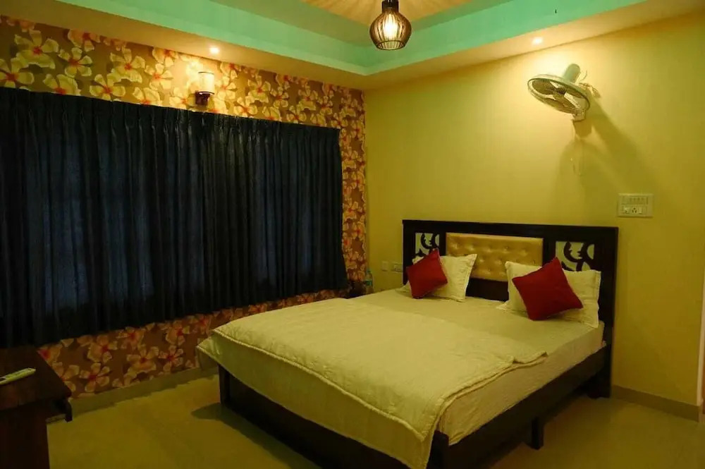 Urban Stay Adams Service Apartment