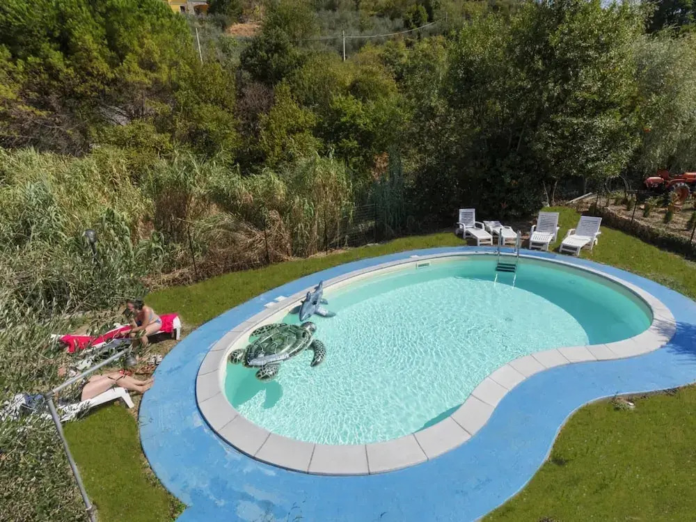 Lovely Holiday Flat With Shared Pool in Lerici