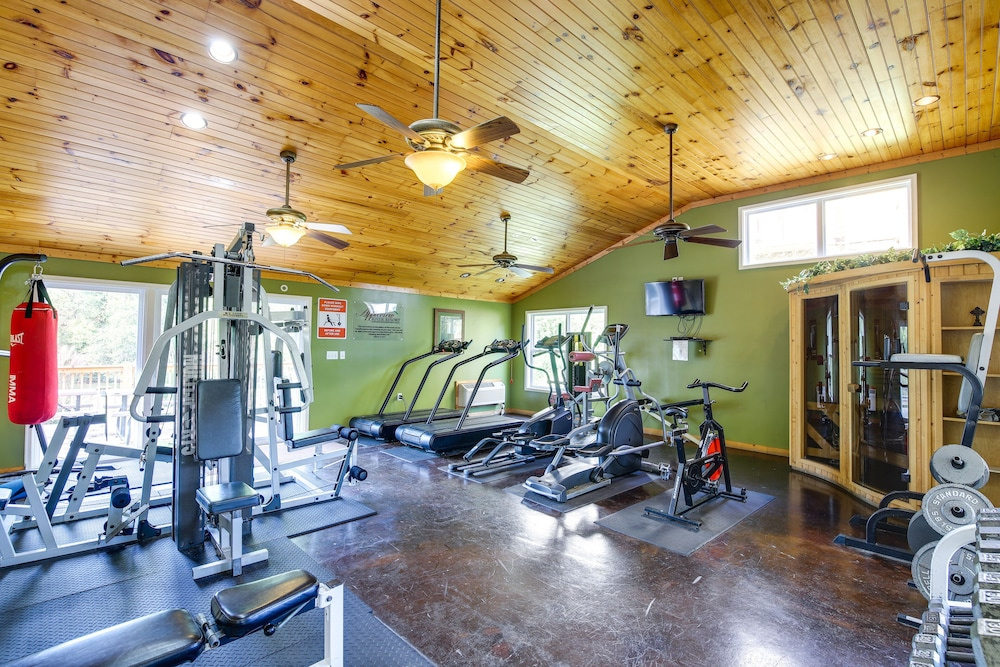 Sevierville Vacation Rental: 6 Mi to Dollywood!