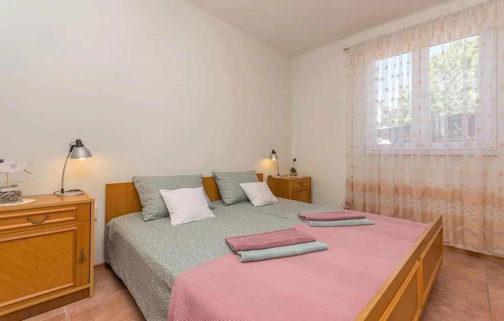 Amazing Apartment in Pakostane With 2 Bedrooms