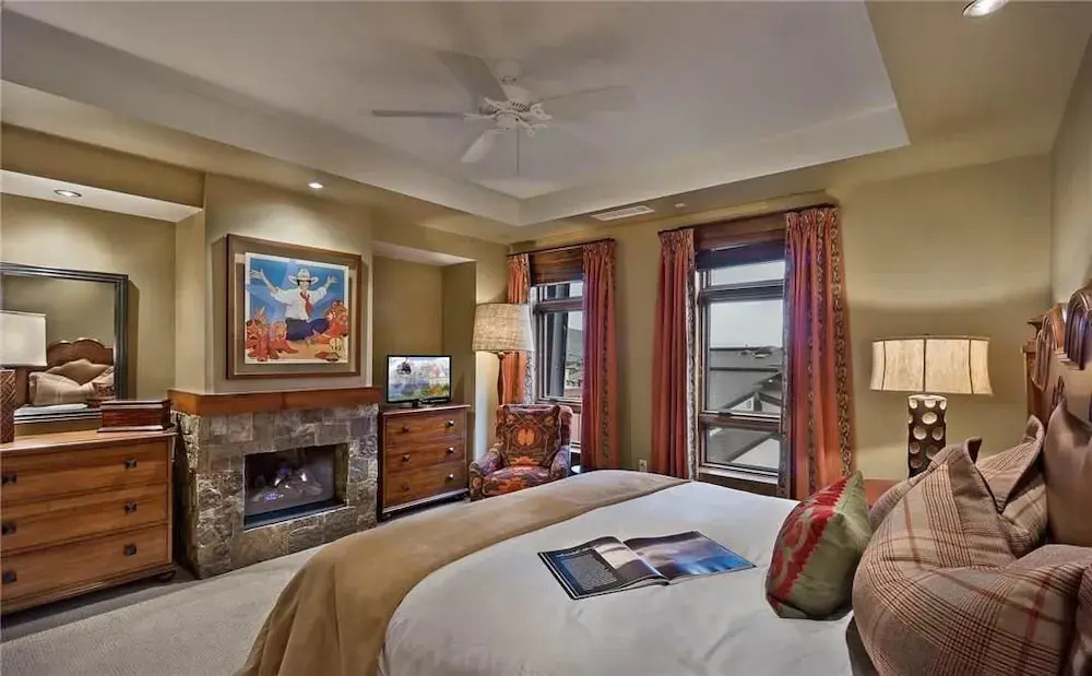 Zirkel Mountain 419 4 BedroomCondo By Moving Mountains