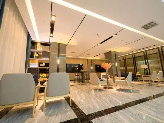 Echarm Hotel (Zhangye West Railway Station Bell Tower Area)