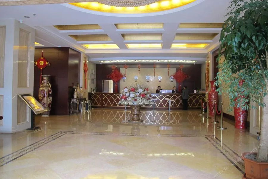 Kunming Baohai Mingzhu Hotel