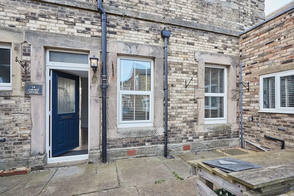 Host Stay Cheviot House