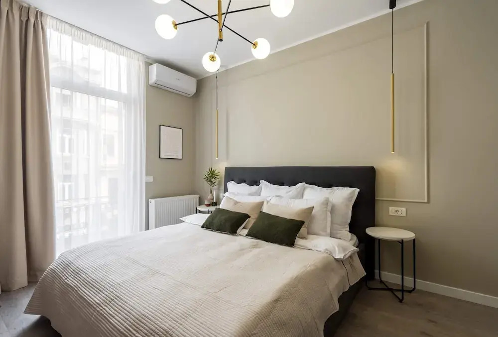Contemporary Aparthotel 2-BR Flats Near Old Town Quiet & Serene