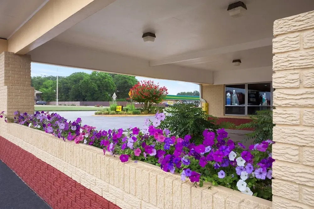 Americas Best Value Inn - Stuttgart
