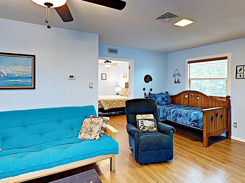 Deckhouse - Two Bedroom Home
