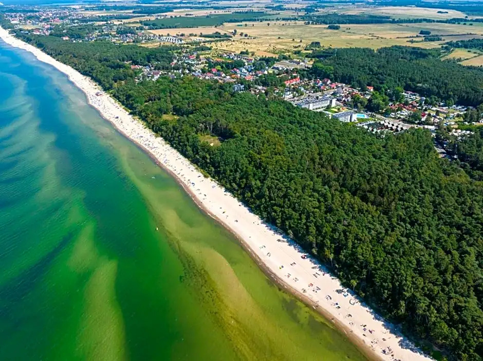 Zem-Tourist 250M OD MORZA, ODKRYTY BASEN, PLAC ZABAW, PARKING, WYŻYWIENIE