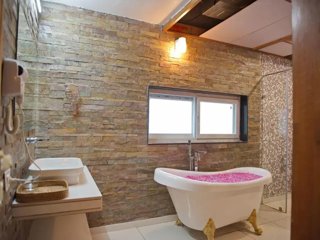 Wild Rose Resort and Spa