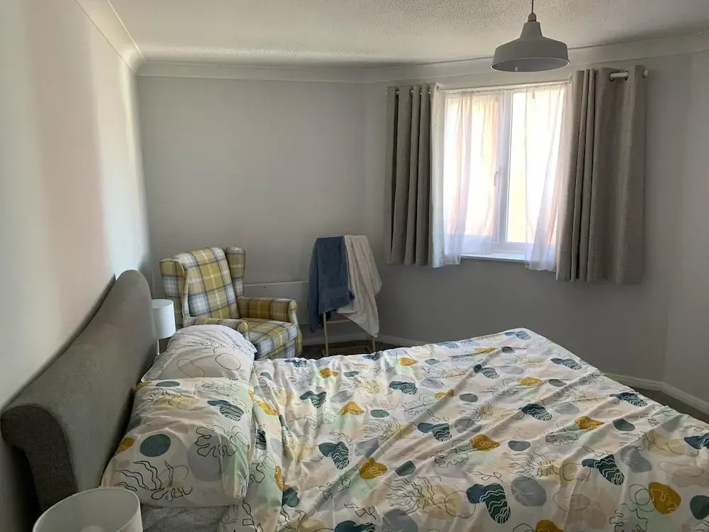 Charming 2-bed Apartment in Swansea