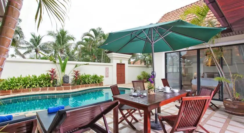 Jomtien Pool Villa Crystal