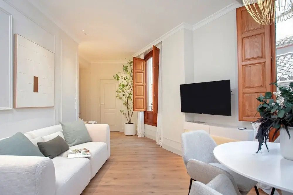 Elegant Stay in Historic Granada Bib Rambla IV