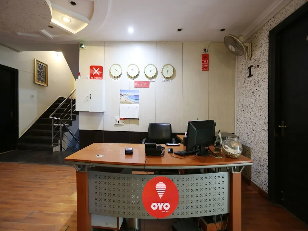 OYO 6895 Hotel Cybercity Rooms & Suites