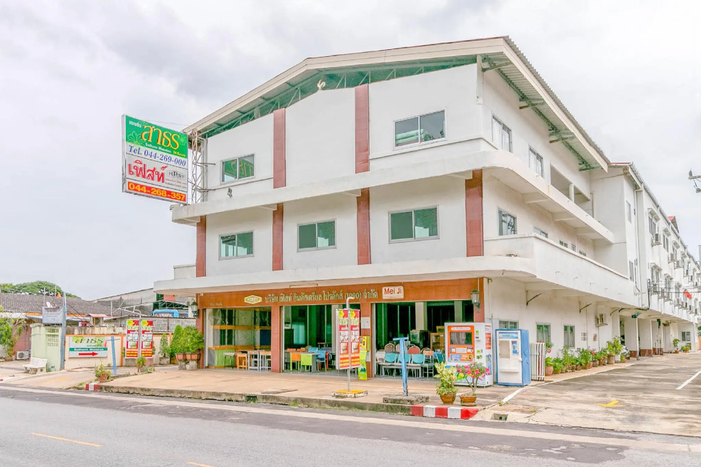 OYO 1161 Sathorn Mansion