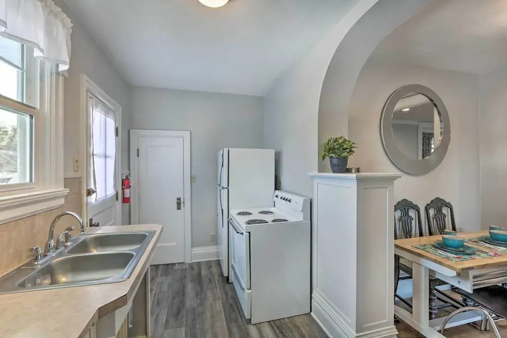 2nd-floor Dillon Apt - Near University & Fishing!