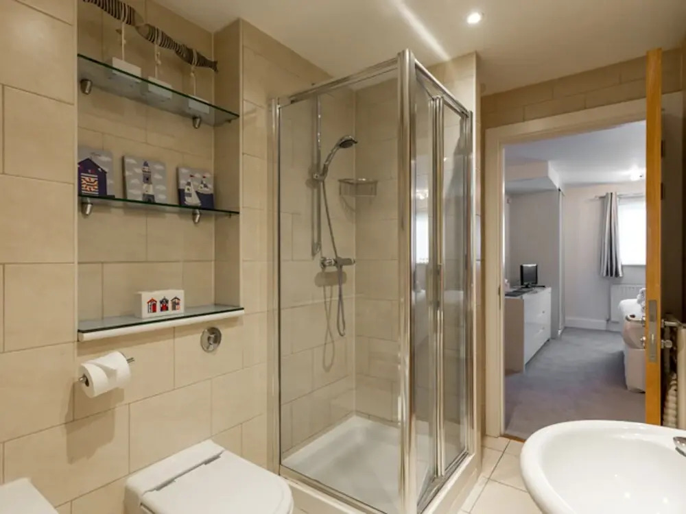 Jibe Ho - Beautiful Spacious Apartment with Harbour Views