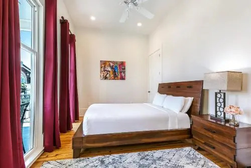 3BR Loft on Carondelet by Hosteeva