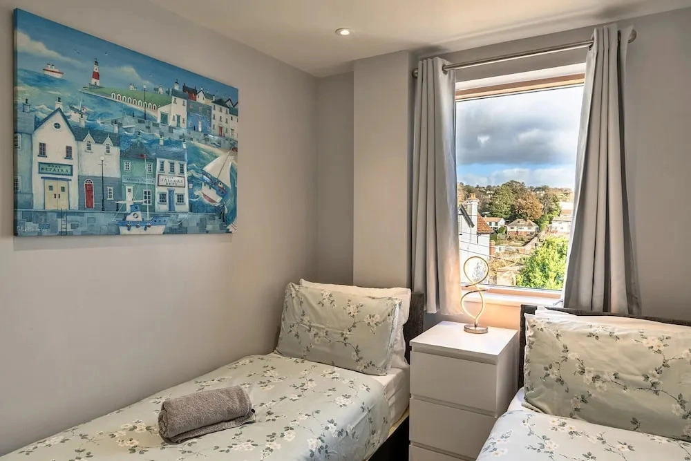 Apartment in Teignmouth With Sea Views