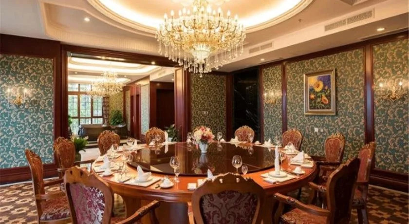 The Golden Beach No.1 Boutique Hotel