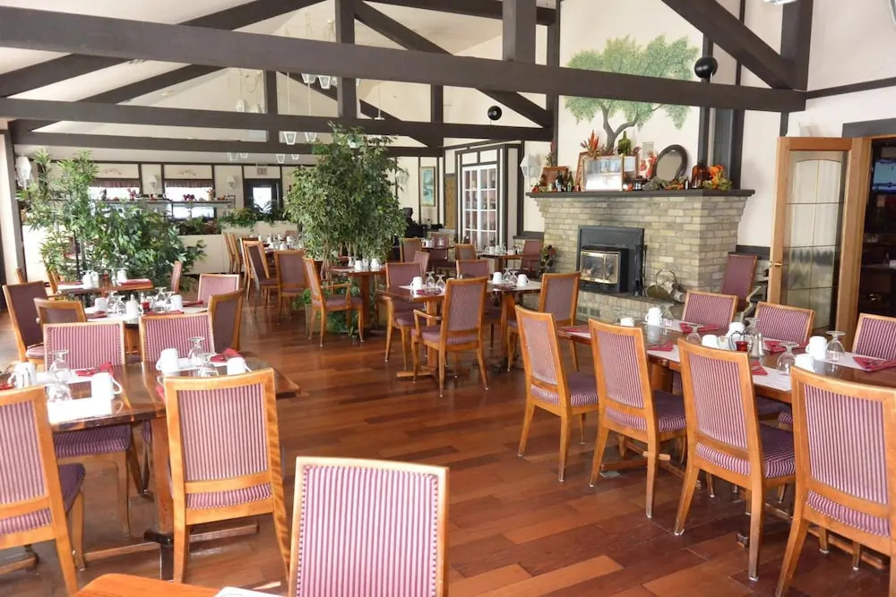 McIntosh Country Inn & Conference Centre