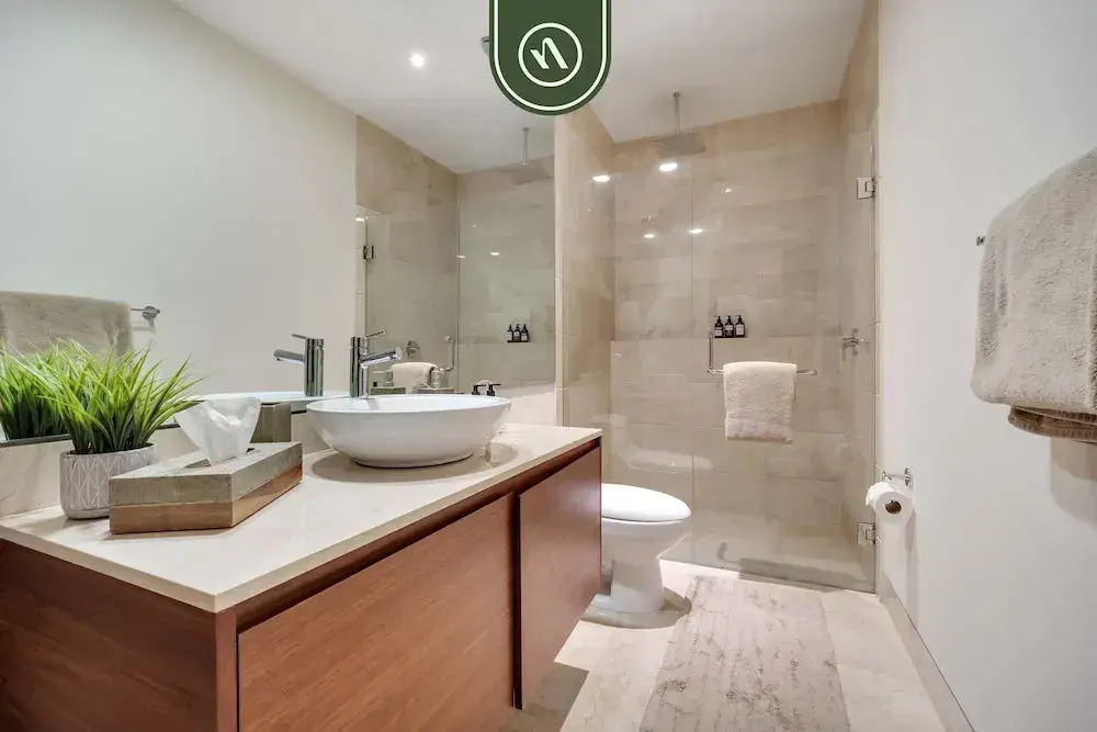 Oceanview 3 BR Condo - Pool - View of the Desert
