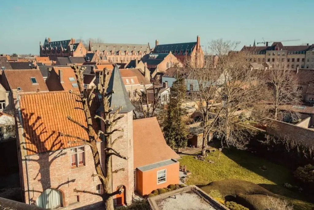 The Boulevard House, at a beautiful Avenue in the Historic Centre