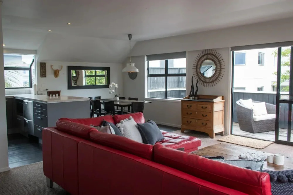 Sunny 2 Bedroom in Kohimarama Close to Beach