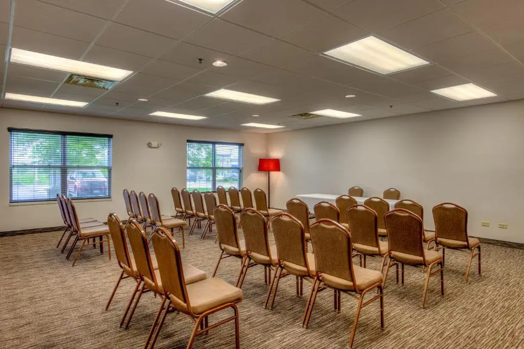Country Inn & Suites by Radisson, Crystal Lake, IL
