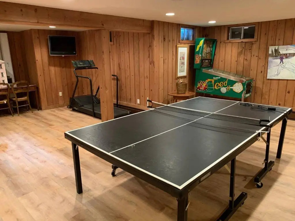 Bromley Farm ski house