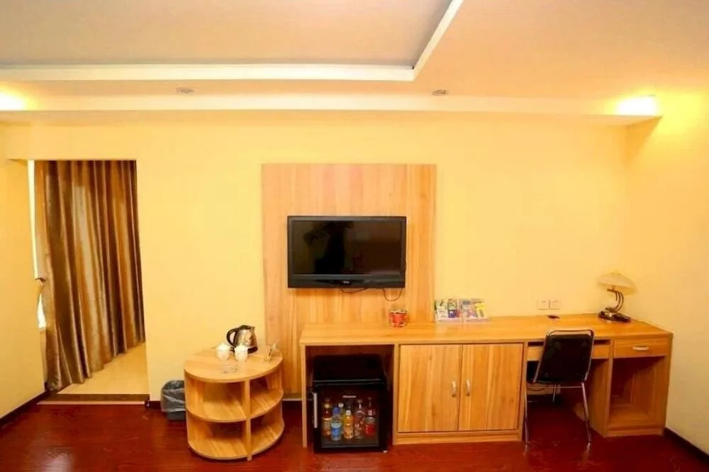 Yingkou Bayuquan Jin'gangwan Business Hotel