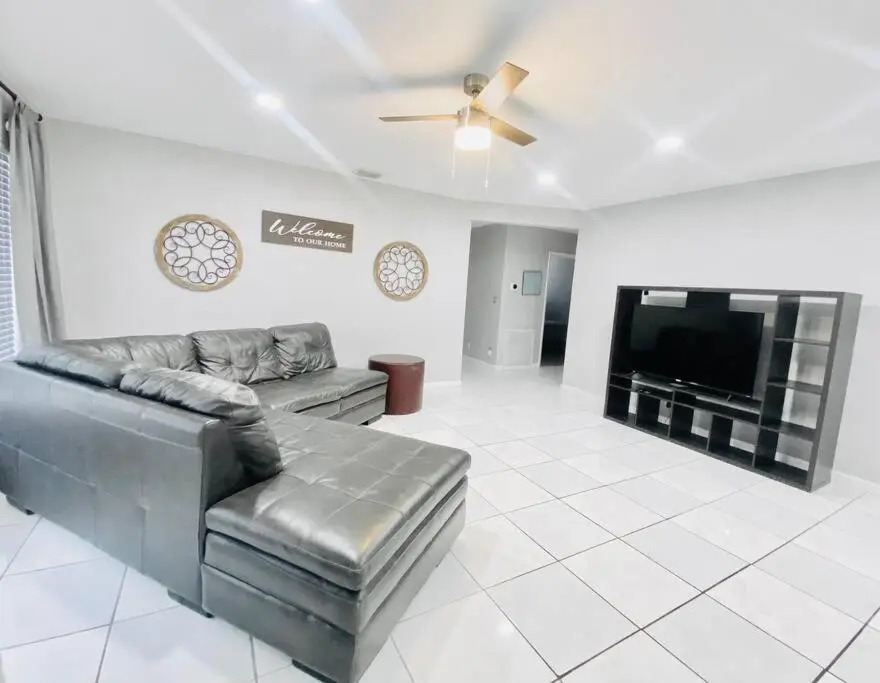 XL Fully Loaded 4Br 3BA Close to Beach & Downtown
