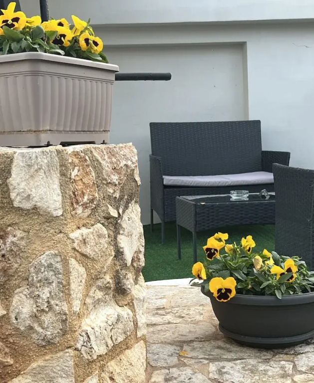 IRIS' Garden Retreat