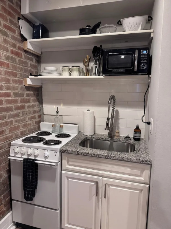Jungle House Studio Suites   Short North & Convention Center