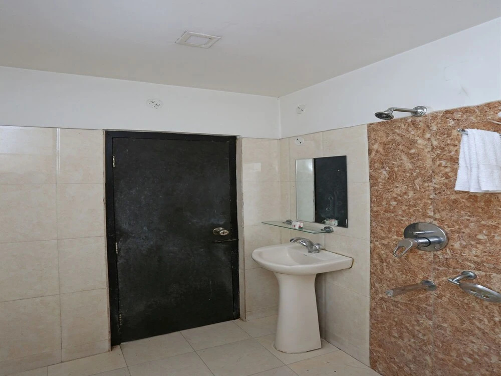 OYO 2794 Hotel Plaza Inn